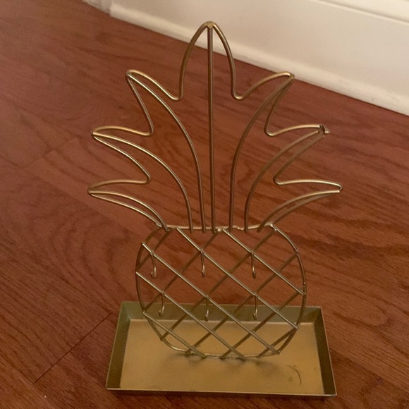 🍍CUTE PINEAPPLE JEWELRY METAL STAND 🍍 - Picture 1 of 3